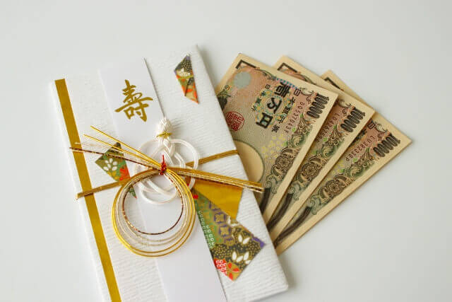 ご祝儀の10万円は偶数でもいい理由を解説!袋の選び方や書き方も紹介
